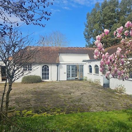 English Farmhouse Cottage Гильдфорд Экстерьер фото