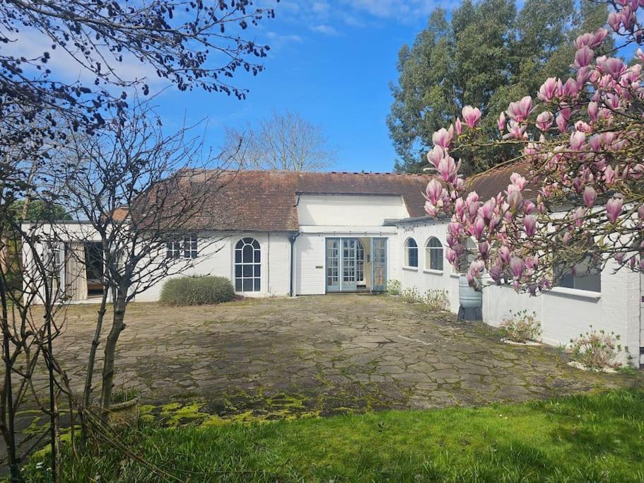 English Farmhouse Cottage Гильдфорд Экстерьер фото