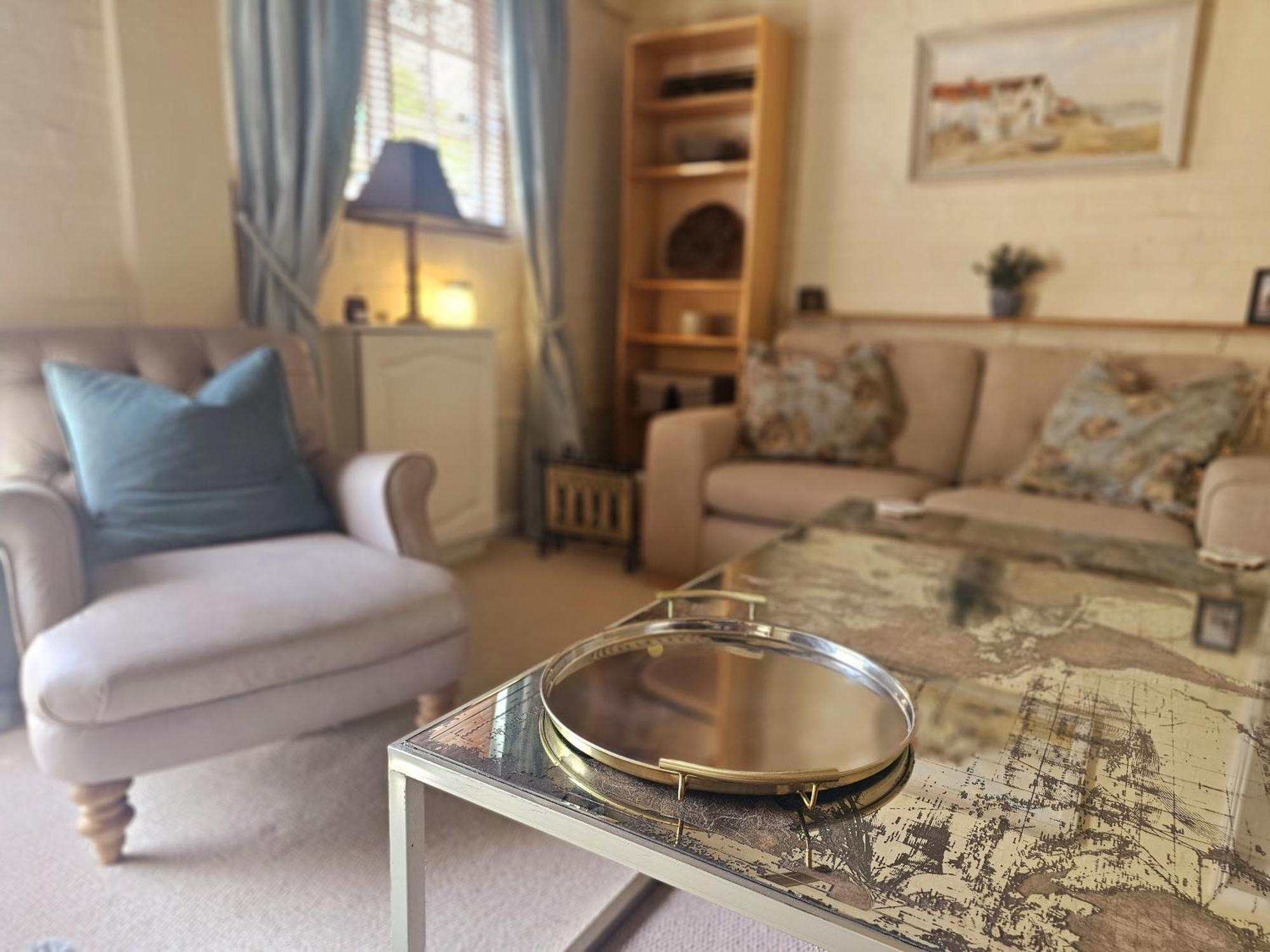 English Farmhouse Cottage Гильдфорд Экстерьер фото