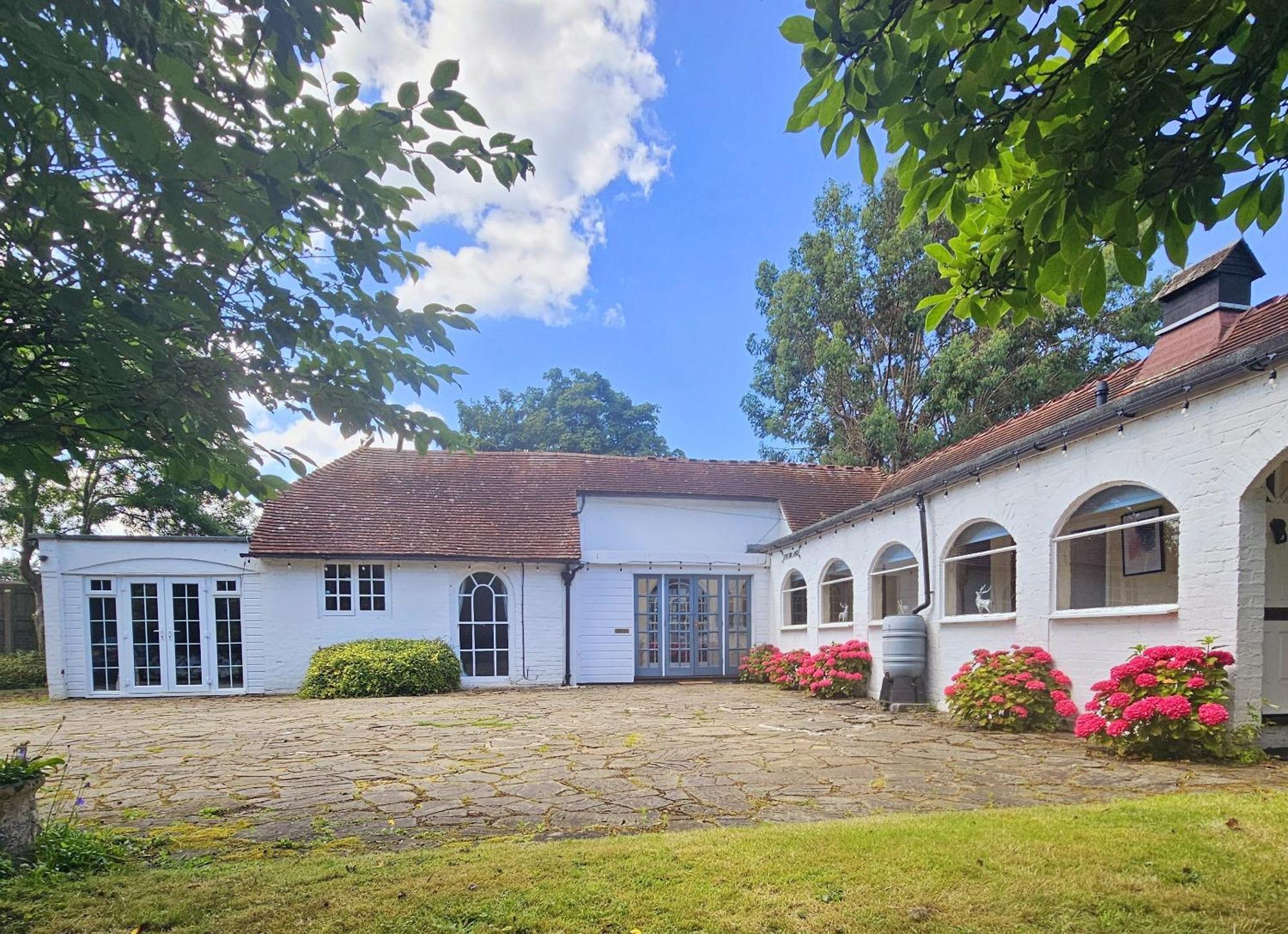 English Farmhouse Cottage Гильдфорд Экстерьер фото